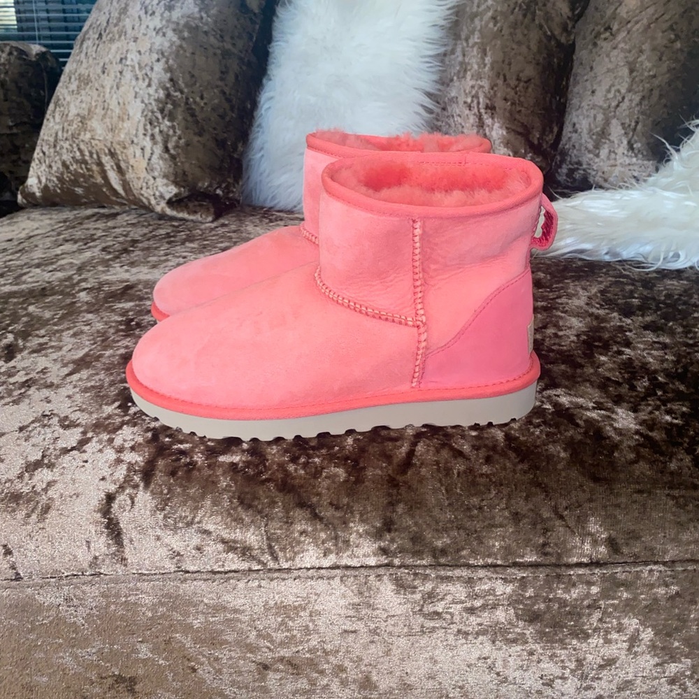 Ugg minis